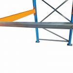 poprzeczka u regału paletowego