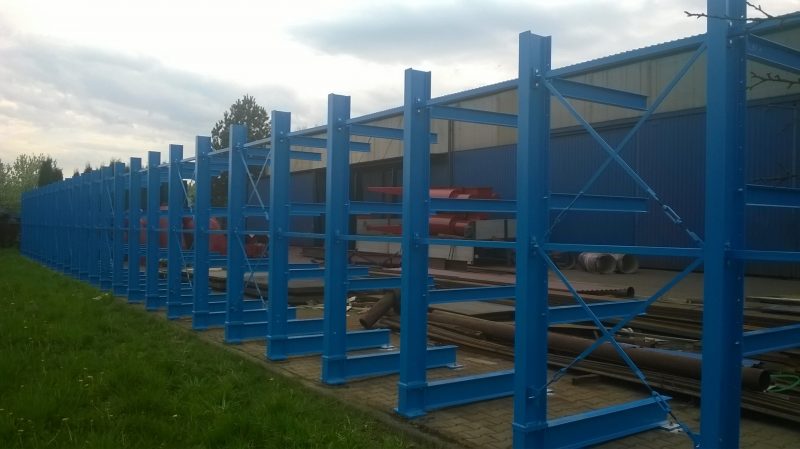 готове виконання консольної полиці