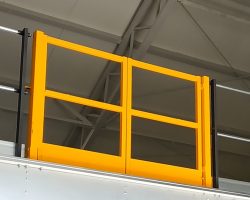 антресольні ворота вхід