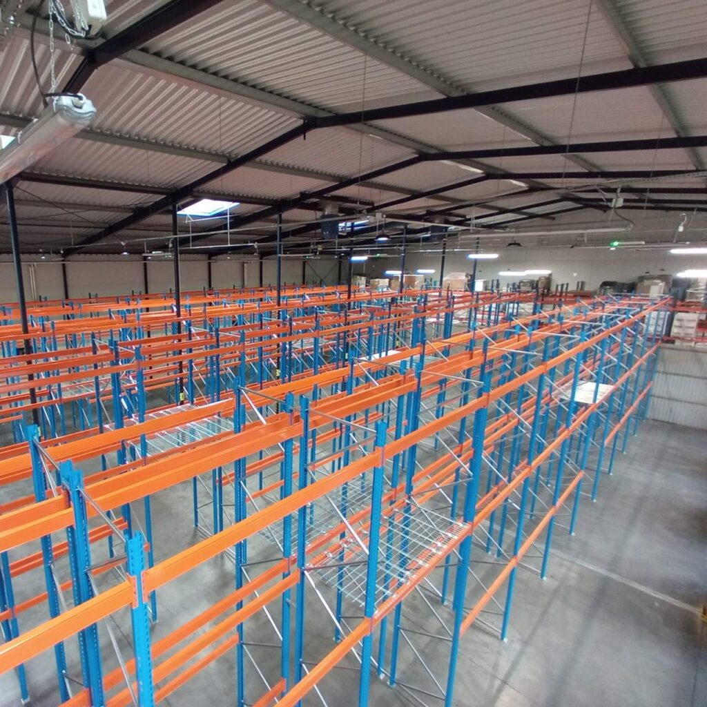 Czy regały magazynowe trzeba serwisować i poddawać przeglądowi